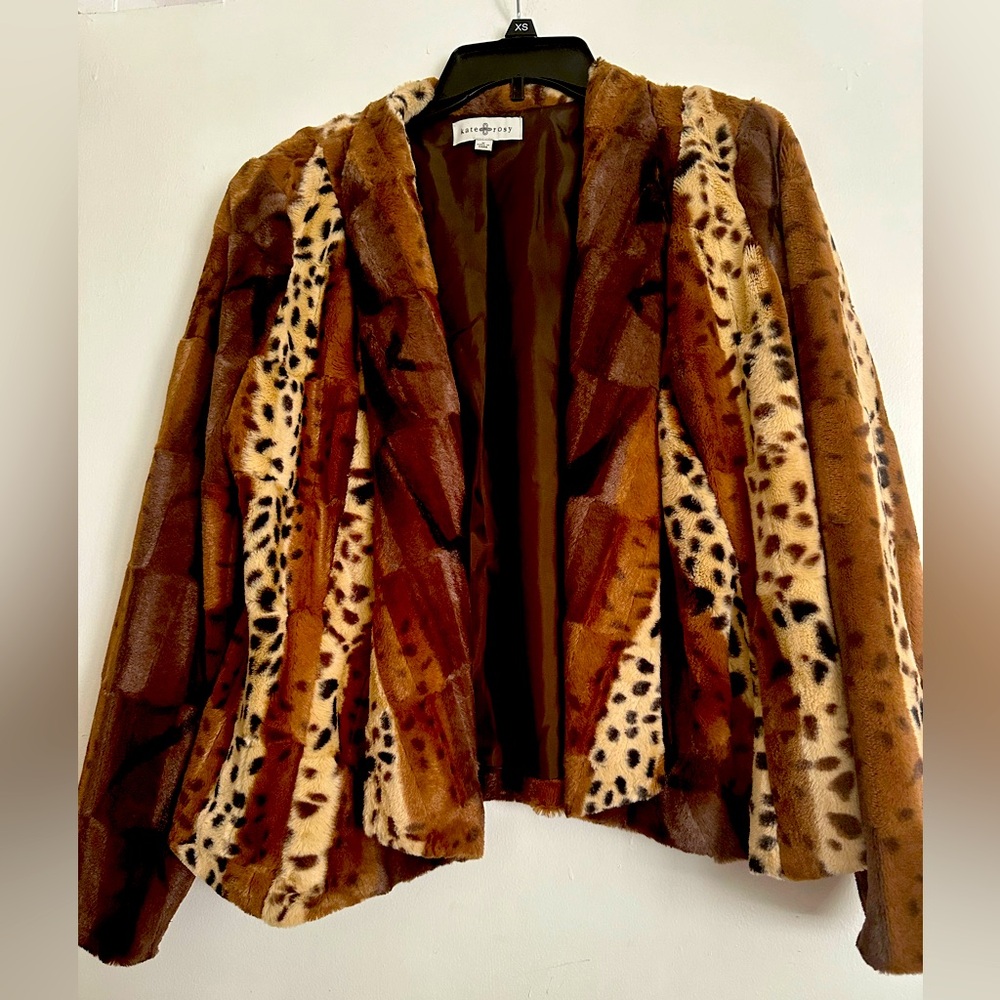 NWOT leopard print short jacket. Cute ! Soft. Sz Med